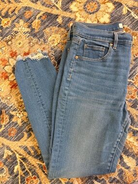 Women’s Blue High-Rise Skinny Jeans